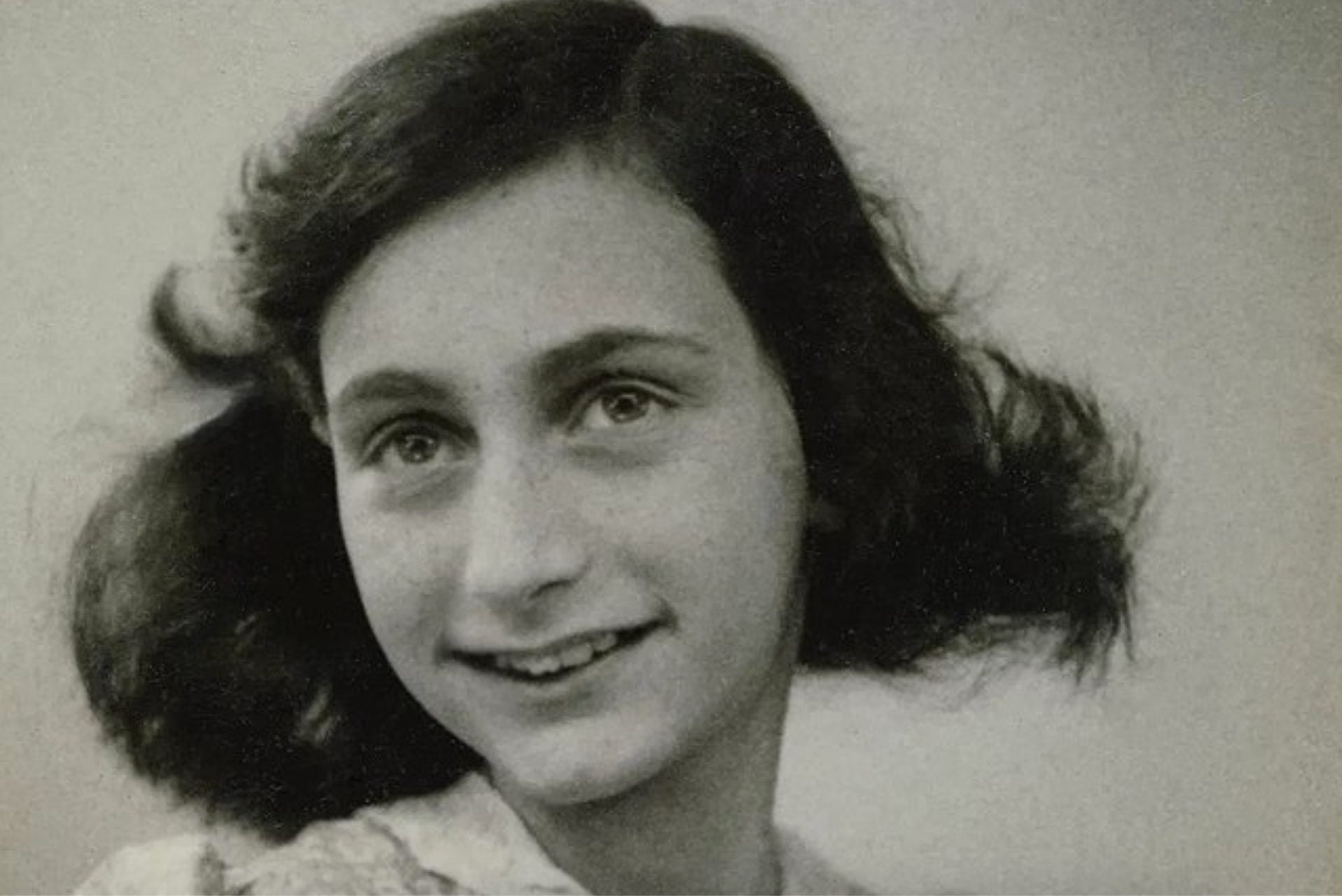 Anne Frank ve Ailesine Kimin Ihanet Ettigi Gizemi Cozulmus Olabilir